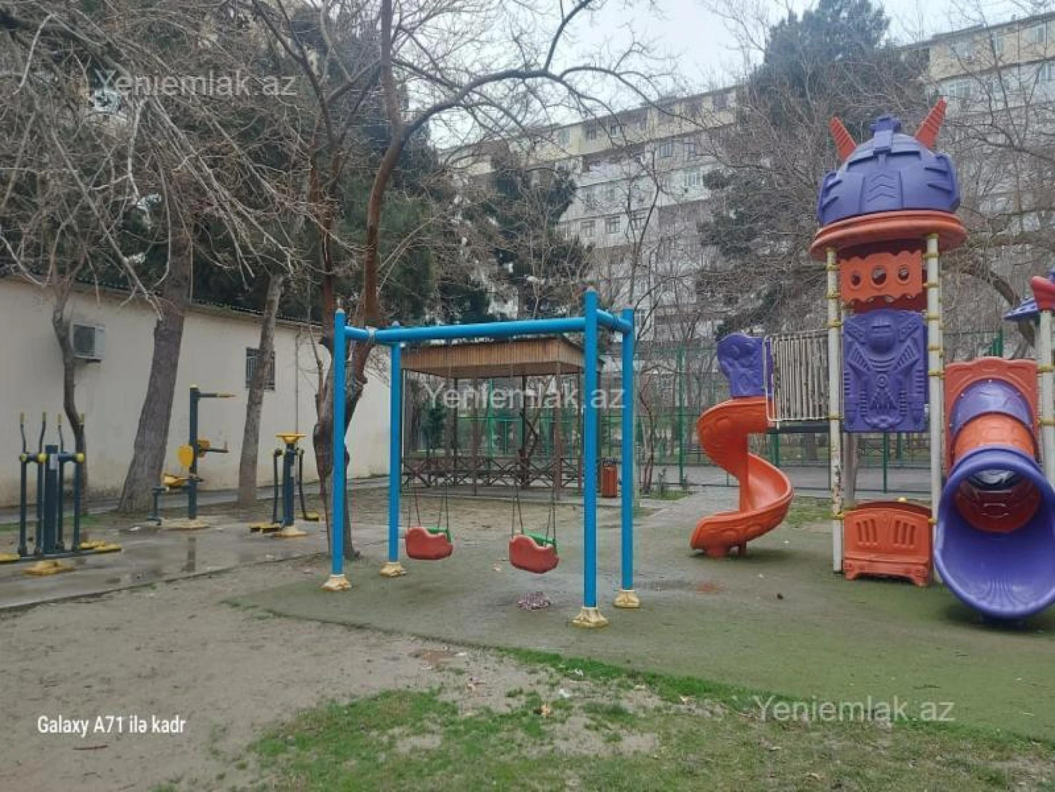 Satılır 2 otaqlı köhnə tikili 55 m²