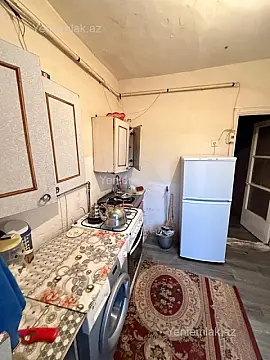 Satılır 3 otaqlı köhnə tikili 75 m²