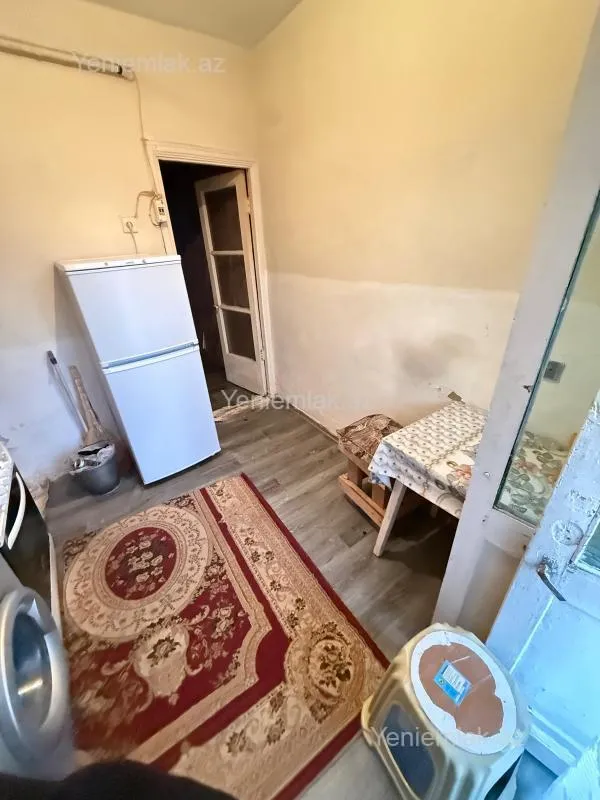 Satılır 3 otaqlı köhnə tikili 75 m²