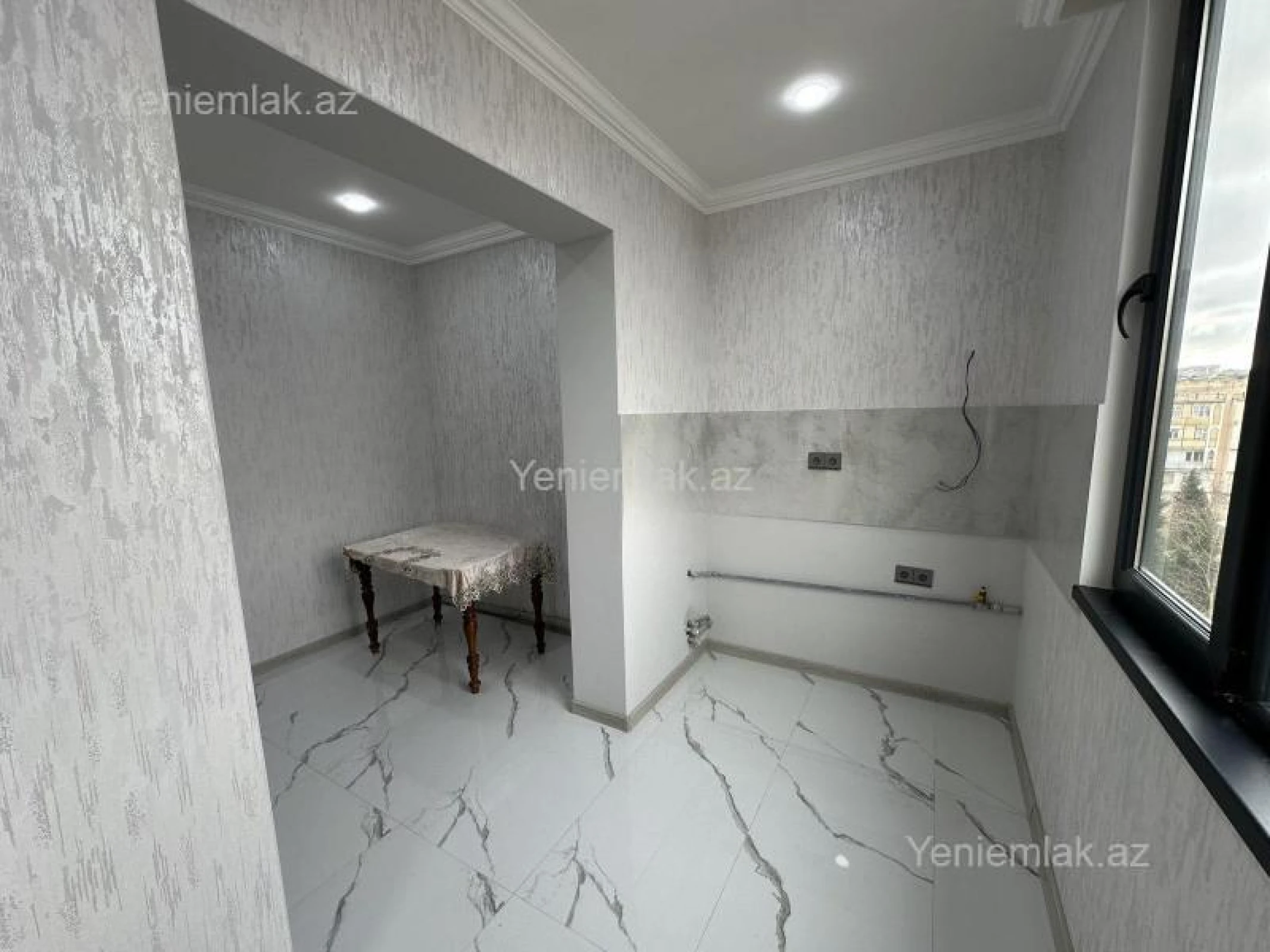Satılır 5 otaqlı köhnə tikili 120 m²