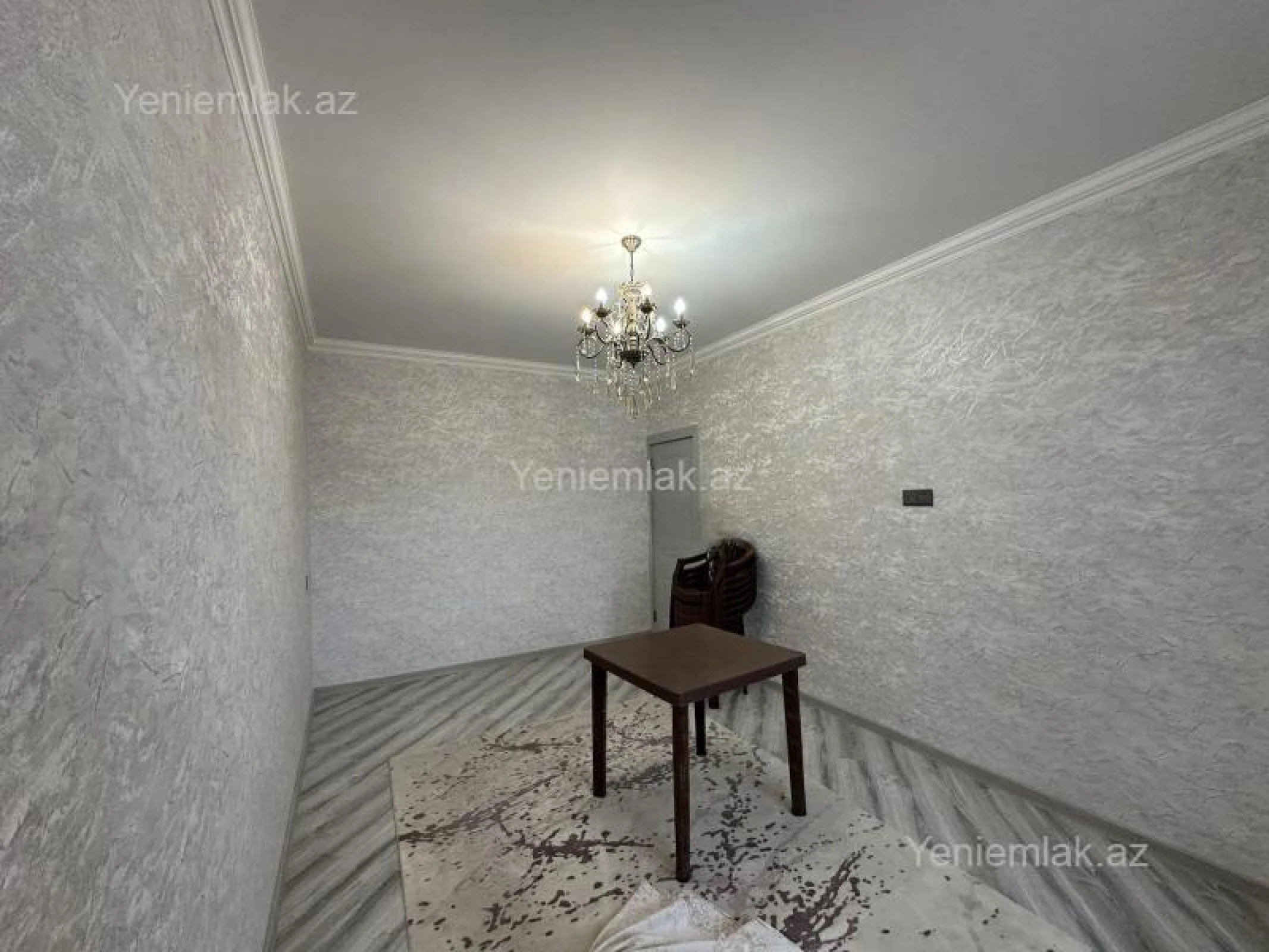 Satılır 5 otaqlı köhnə tikili 120 m²