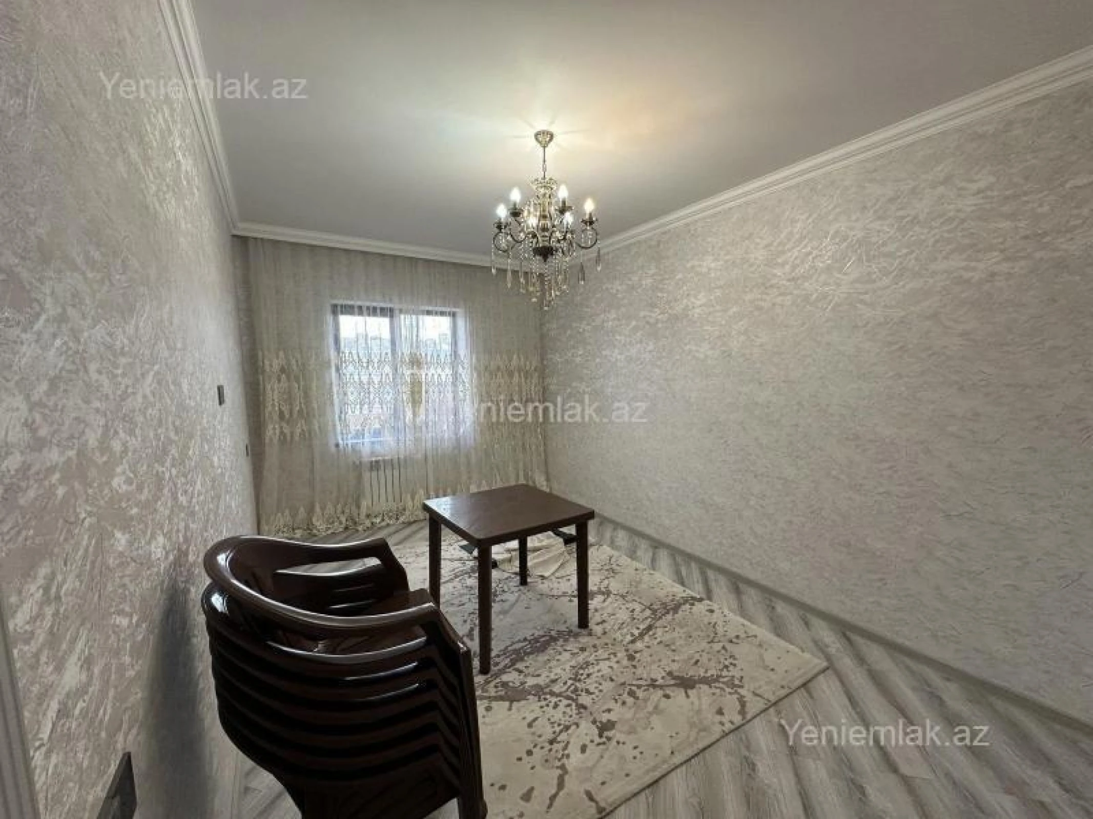 Satılır 5 otaqlı köhnə tikili 120 m²