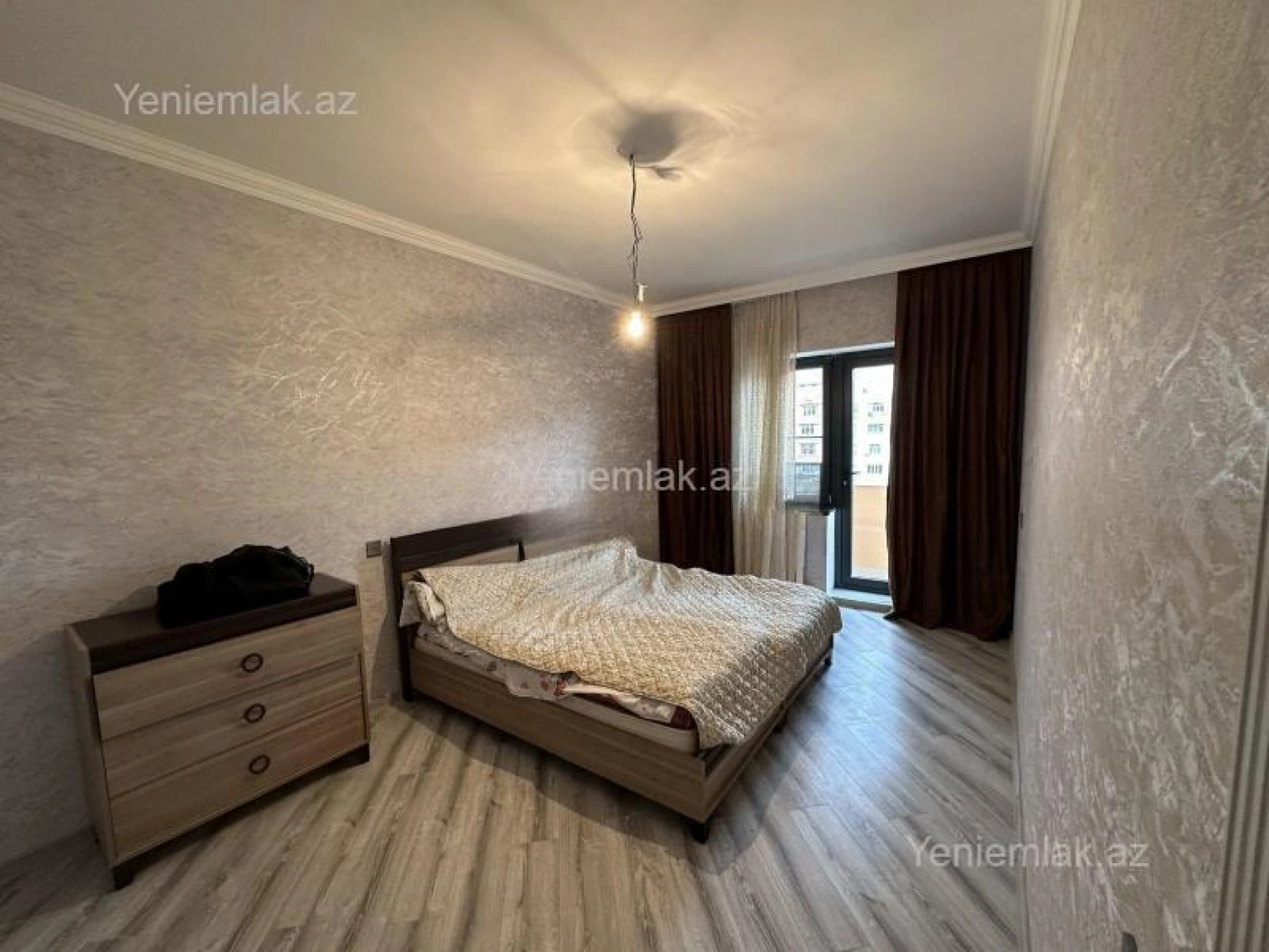 Satılır 5 otaqlı köhnə tikili 120 m²