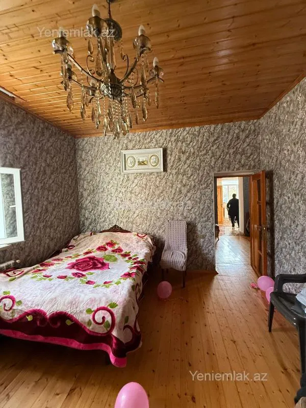 Satılır 5 otaqlı həyət evi 160 m²