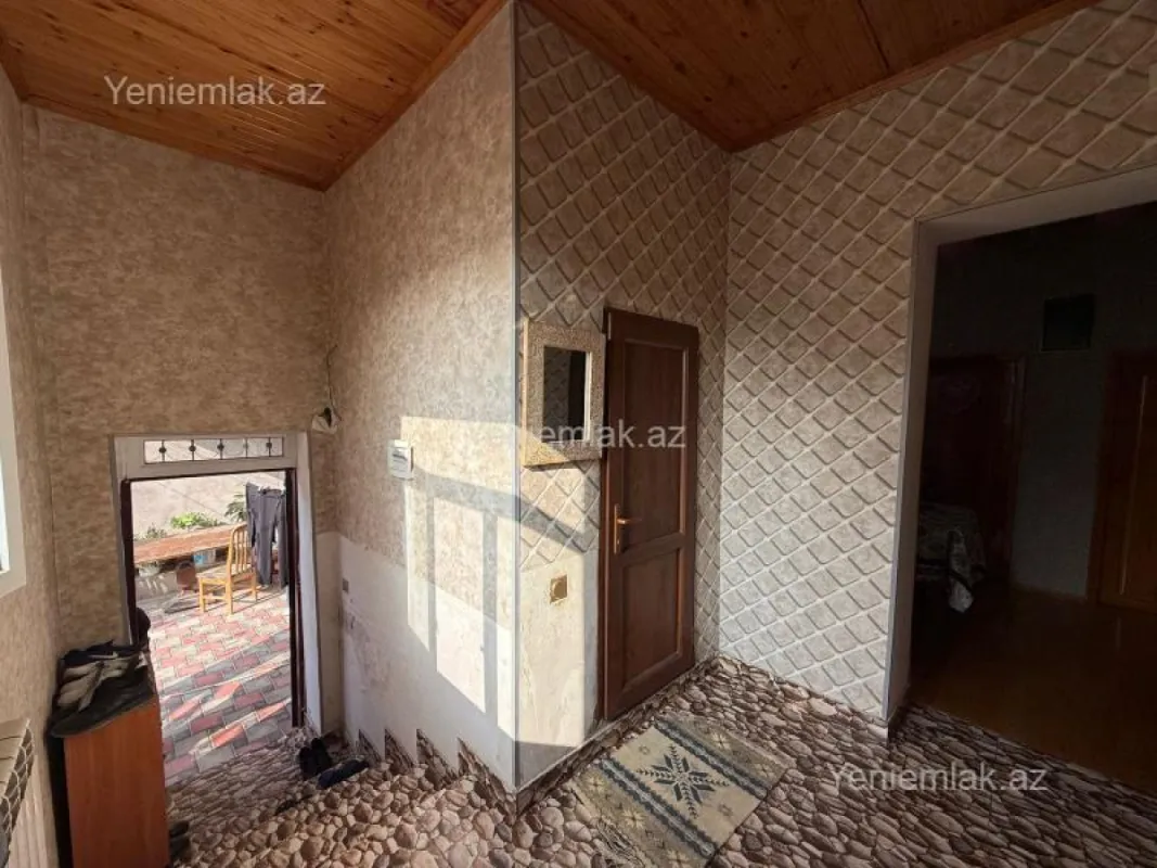 Satılır 5 otaqlı həyət evi 160 m²
