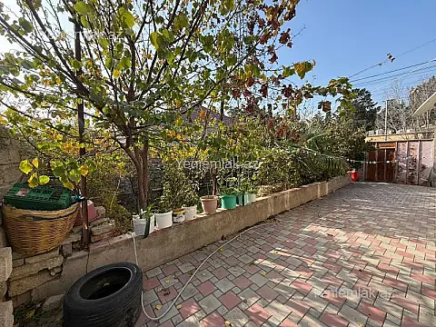 Satılır 5 otaqlı həyət evi 160 m²