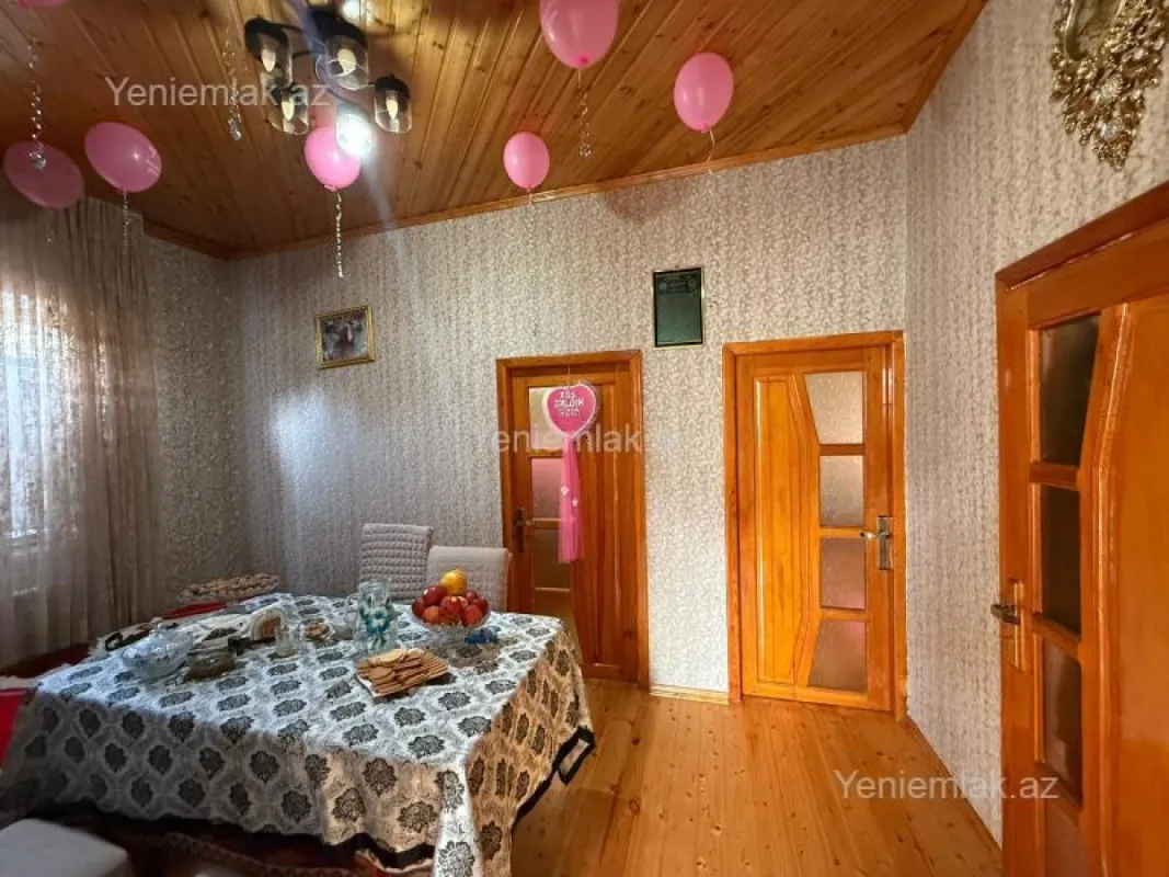 Satılır 5 otaqlı həyət evi 160 m²