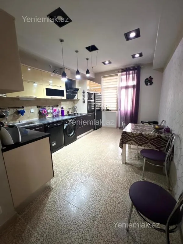 Satılır 3 otaqlı yeni tikili 120 m²