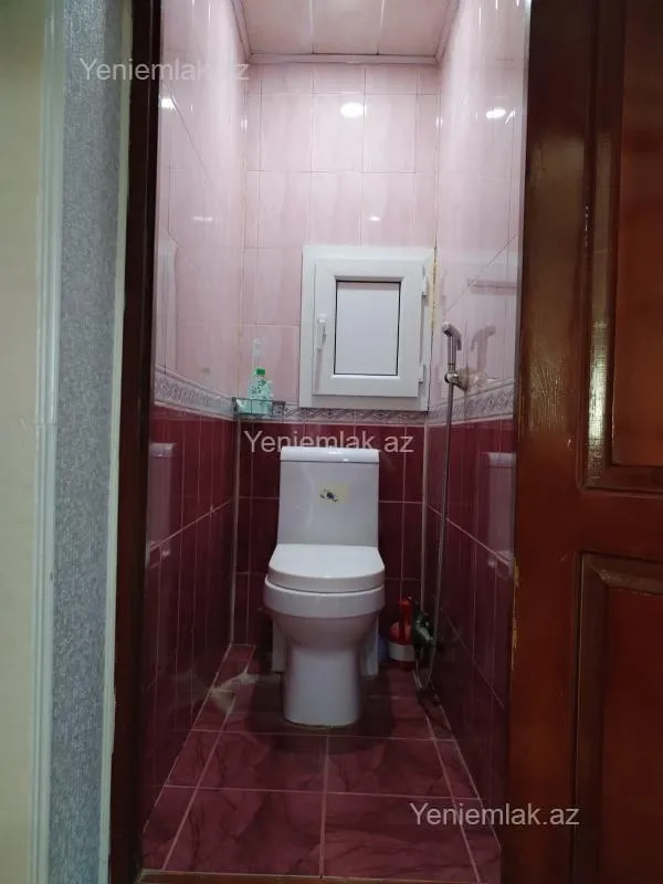 Satılır 4 otaqlı köhnə tikili 100 m²