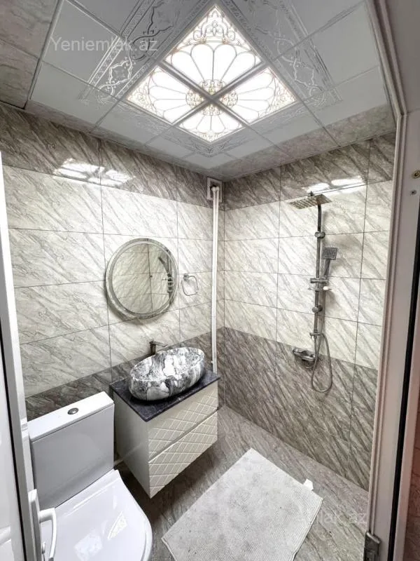 Satılır 2 otaqlı köhnə tikili 65 m²