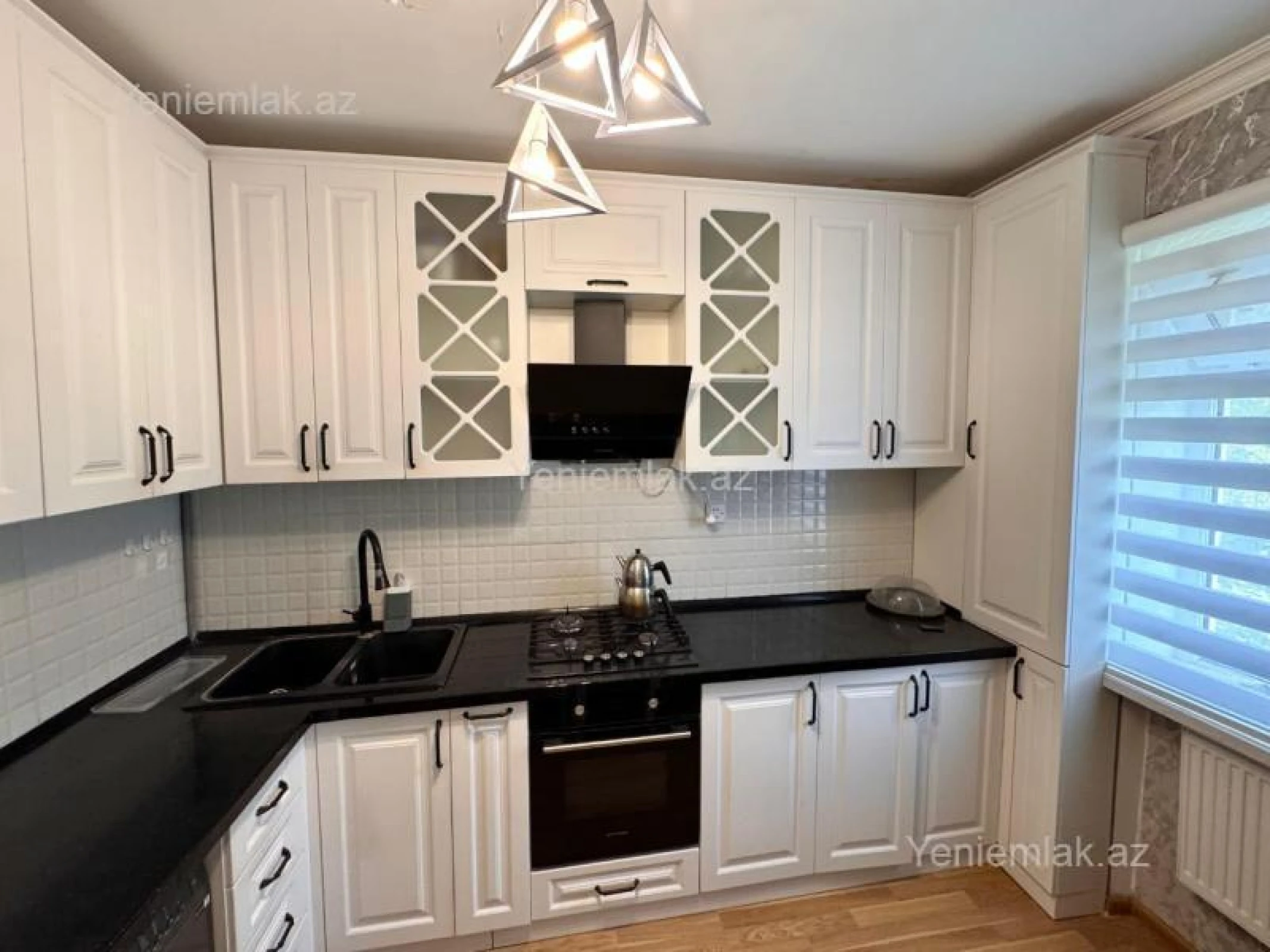 Satılır 2 otaqlı köhnə tikili 65 m²