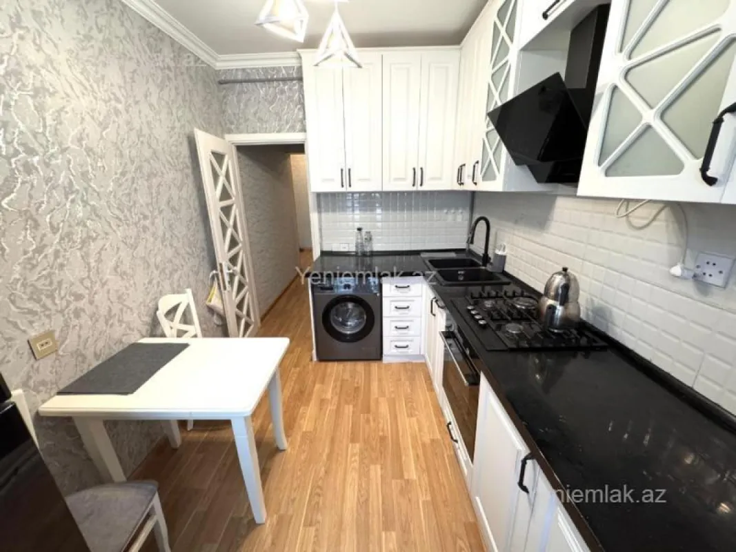 Satılır 2 otaqlı köhnə tikili 65 m²