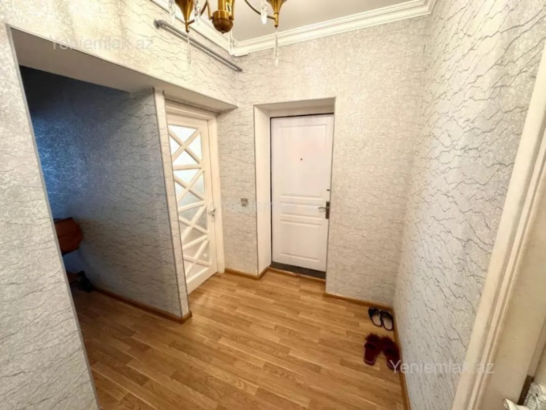 Satılır 2 otaqlı köhnə tikili 65 m²