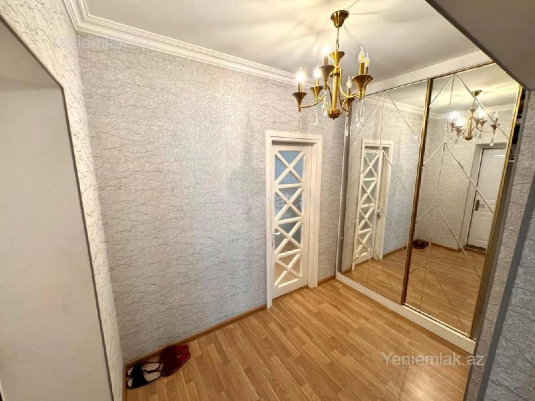 Satılır 2 otaqlı köhnə tikili 65 m²