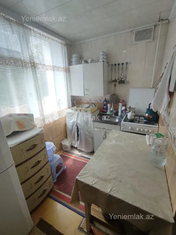 Satılır 2 otaqlı köhnə tikili 46 m²