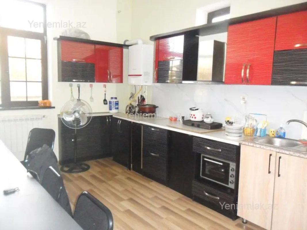 Satılır 7 otaqlı obyekt 200 m²