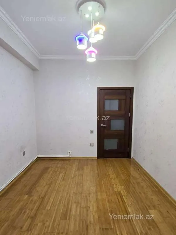 Satılır 3 otaqlı yeni tikili 83 m²
