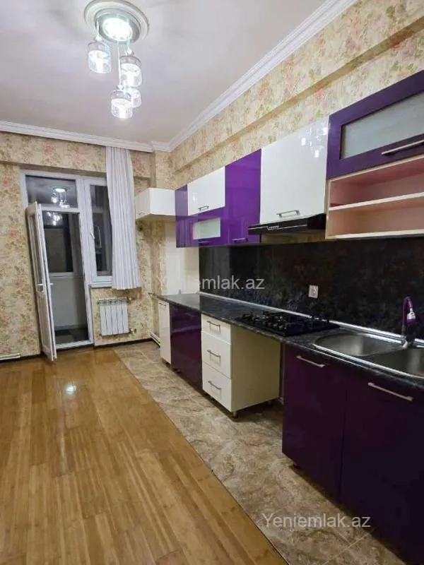 Satılır 3 otaqlı yeni tikili 83 m²