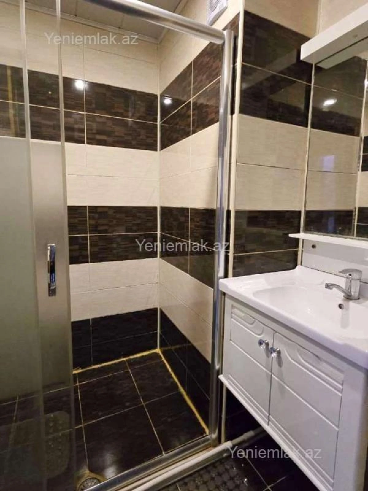 Satılır 3 otaqlı yeni tikili 83 m²