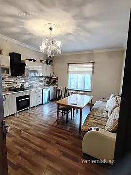 Satılır 5 otaqlı həyət evi 240 m²