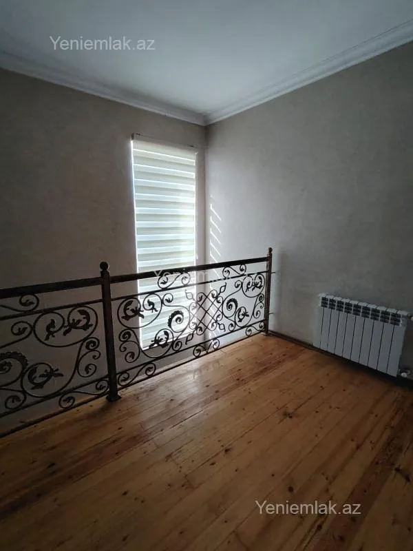 Satılır 5 otaqlı həyət evi 240 m²