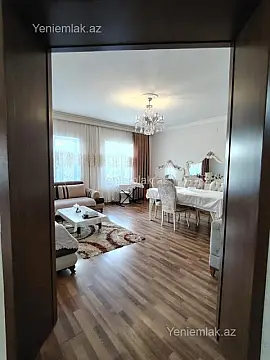 Satılır 5 otaqlı həyət evi 240 m²