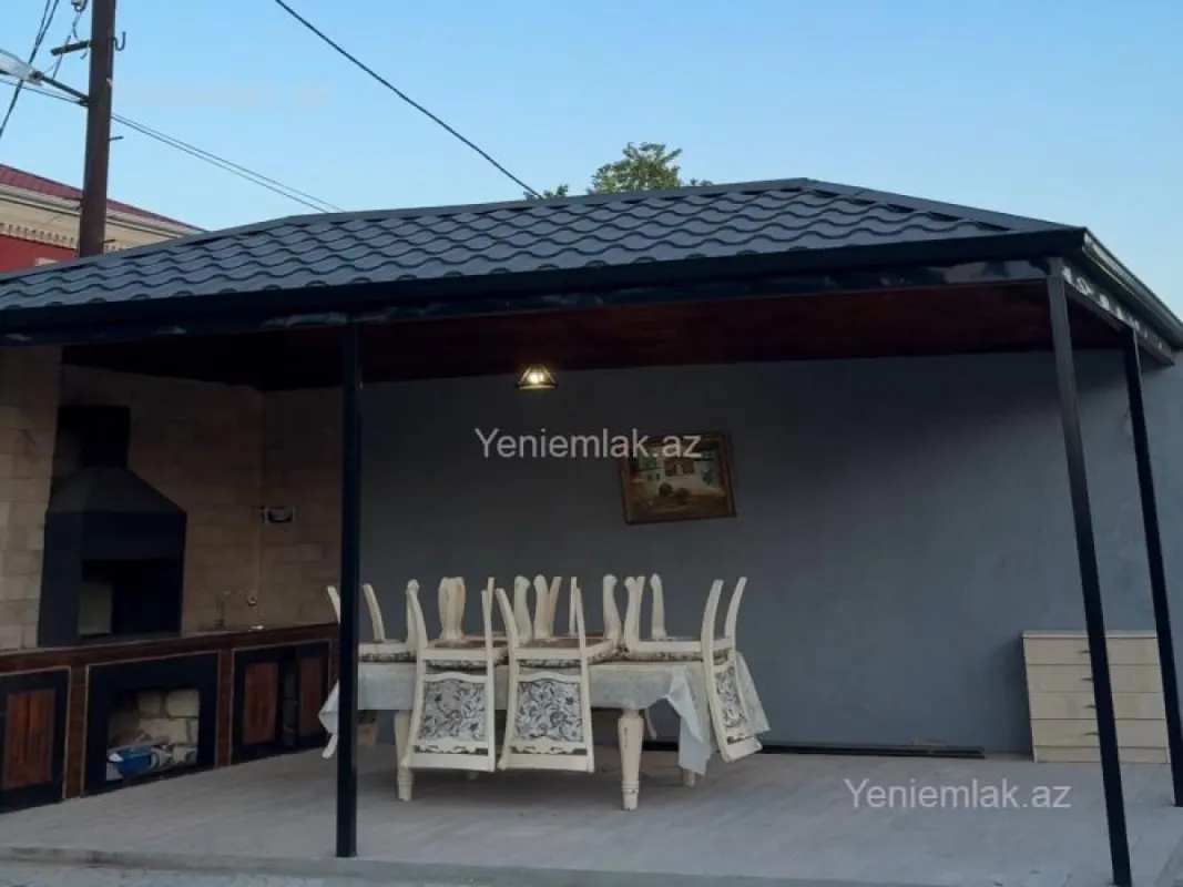 Satılır 5 otaqlı həyət evi 200 m²