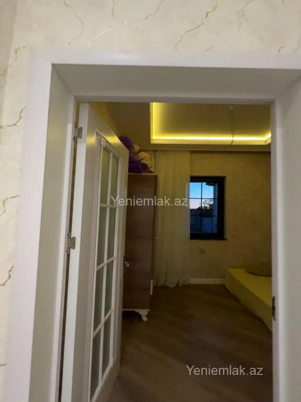 Satılır 5 otaqlı həyət evi 200 m²