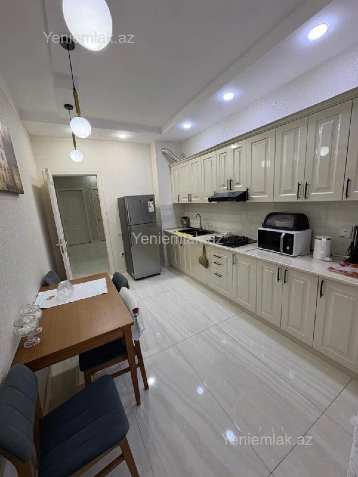 Satılır 3 otaqlı yeni tikili 132 m²