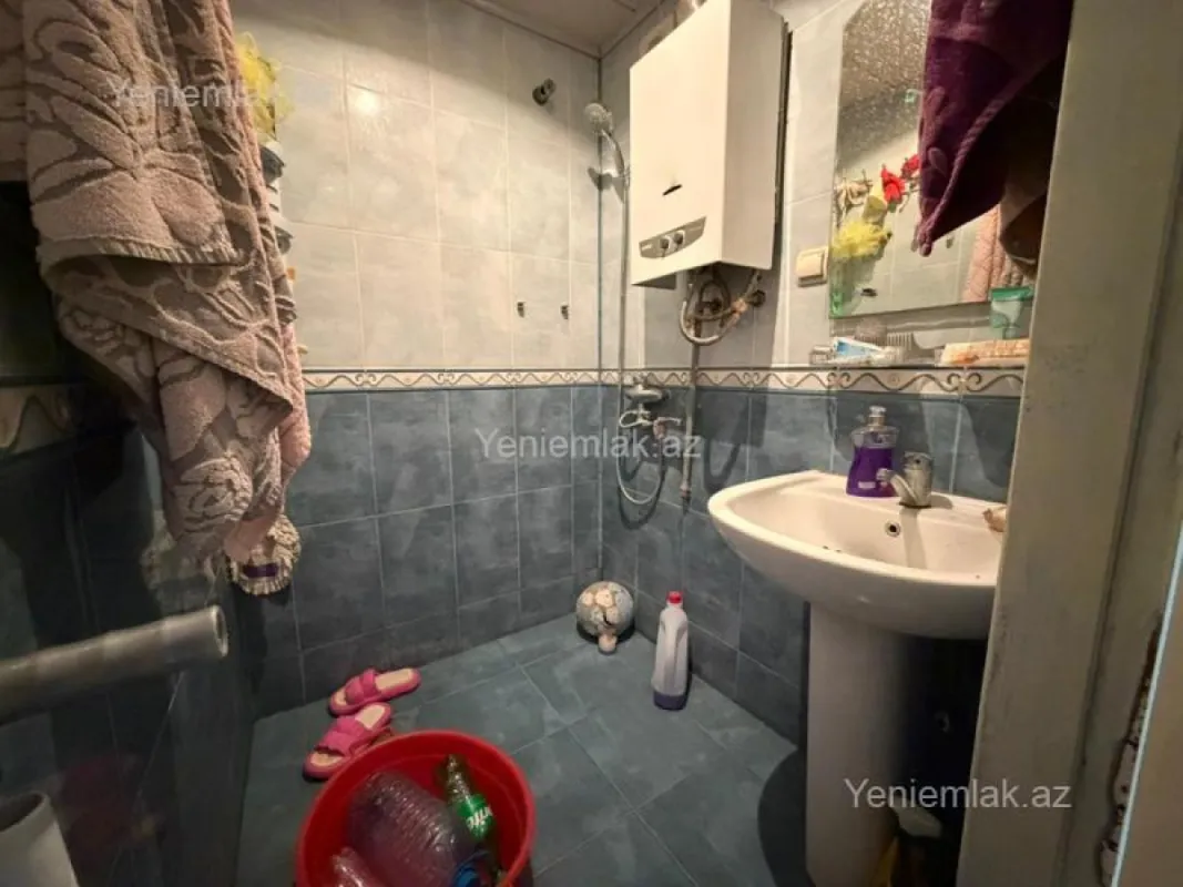 Satılır 2 otaqlı köhnə tikili 55 m²