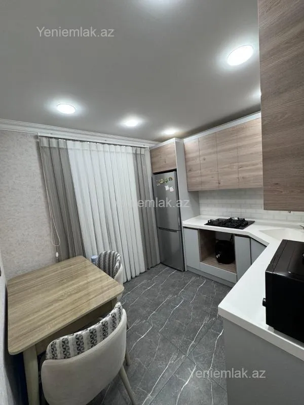 Satılır 2 otaqlı köhnə tikili 65 m²