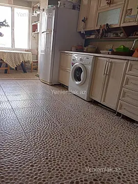 Satılır 3 otaqlı köhnə tikili 80 m²