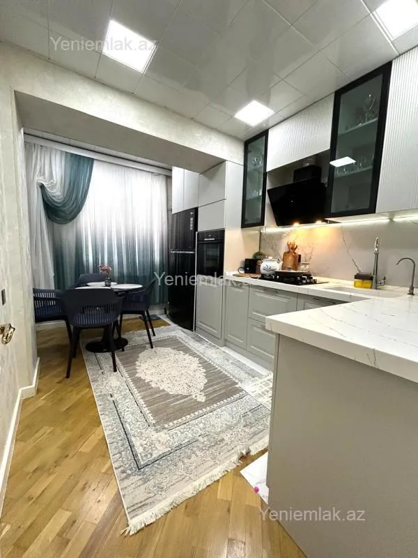 Satılır 2 otaqlı köhnə tikili 70 m²