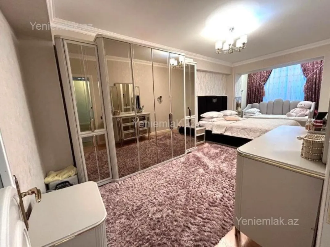 Satılır 2 otaqlı köhnə tikili 70 m²