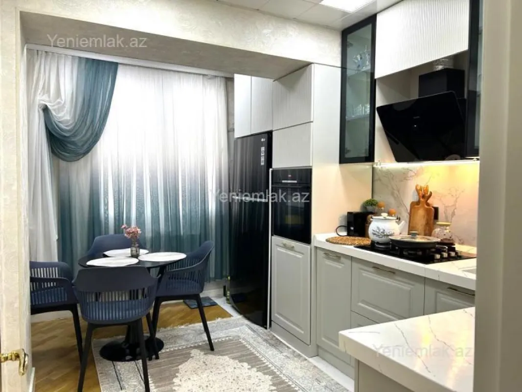 Satılır 2 otaqlı köhnə tikili 70 m²