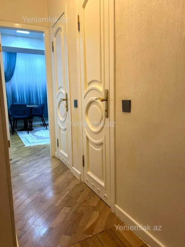 Satılır 2 otaqlı köhnə tikili 70 m²