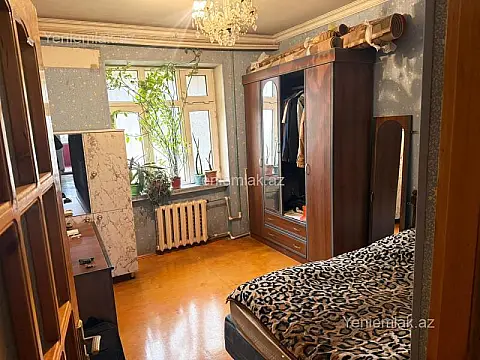 Satılır 2 otaqlı köhnə tikili 65 m²