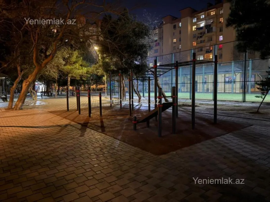 Satılır 2 otaqlı köhnə tikili 65 m²