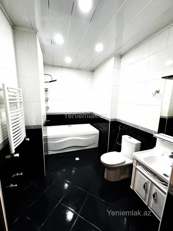 Satılır 4 otaqlı yeni tikili 130 m²