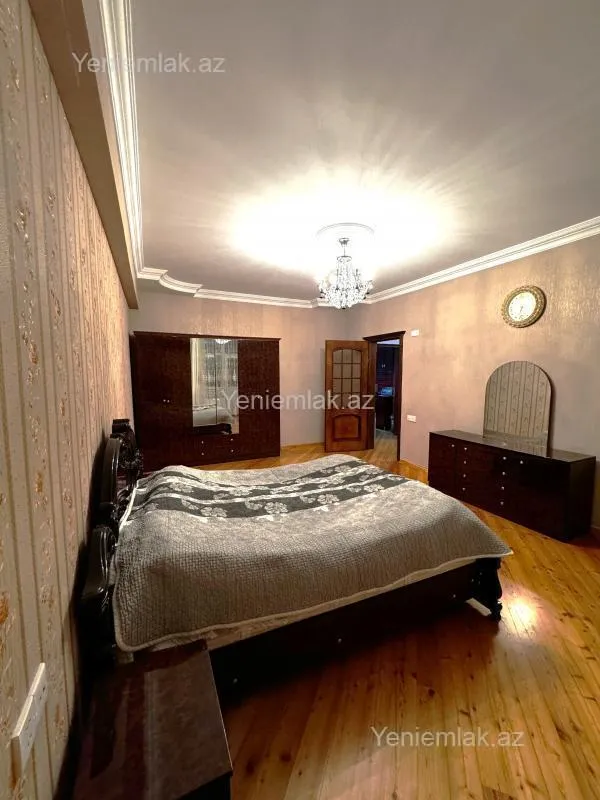 Satılır 4 otaqlı yeni tikili 130 m²