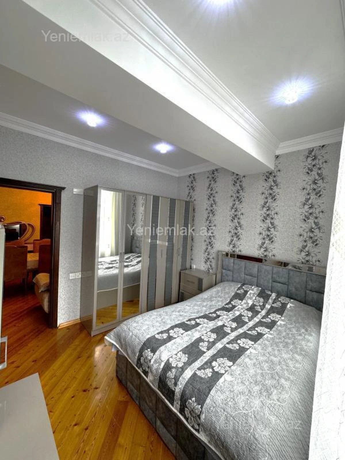 Satılır 4 otaqlı yeni tikili 130 m²