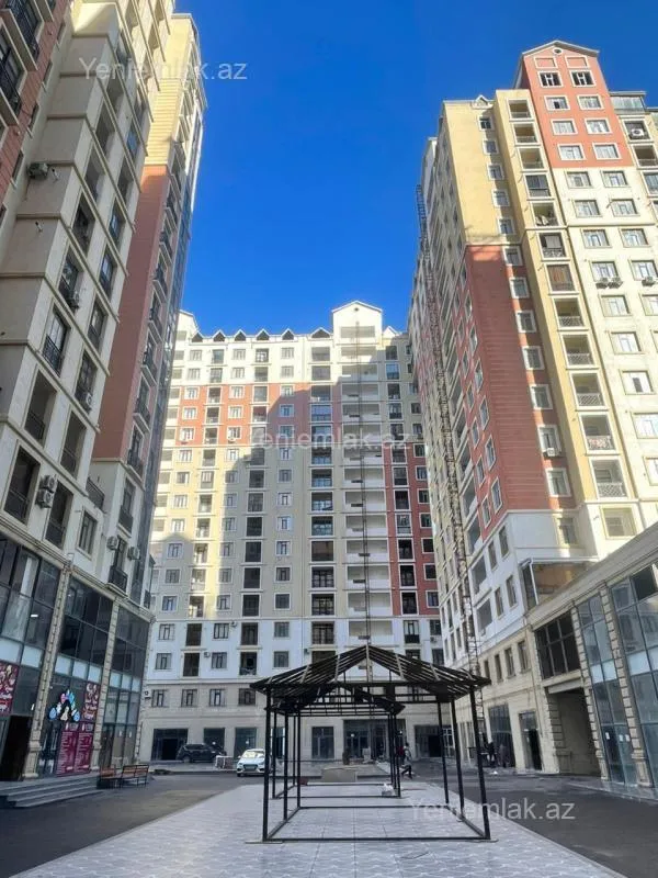 Satılır 3 otaqlı yeni tikili 137.2 m²