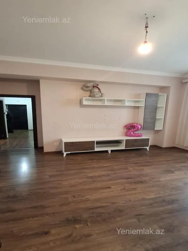 Satılır 3 otaqlı yeni tikili 70 m²