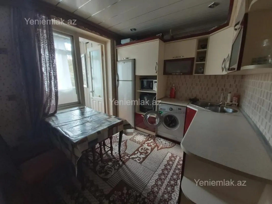 Satılır 3 otaqlı köhnə tikili 85 m²