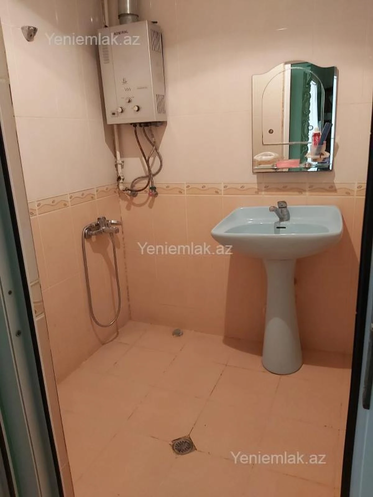 Satılır 3 otaqlı köhnə tikili 85 m²