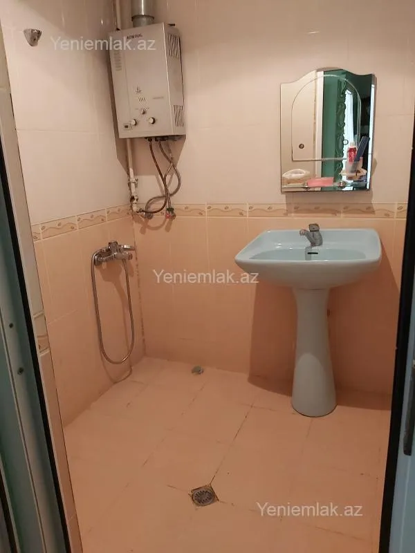 Satılır 3 otaqlı köhnə tikili 85 m²