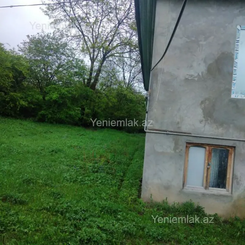 Satılır 6 otaqlı həyət evi 200 m²