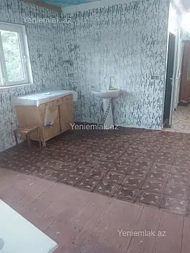 Satılır 6 otaqlı həyət evi 200 m²