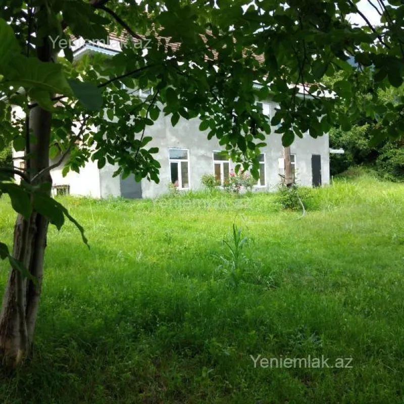 Satılır 6 otaqlı həyət evi 200 m²