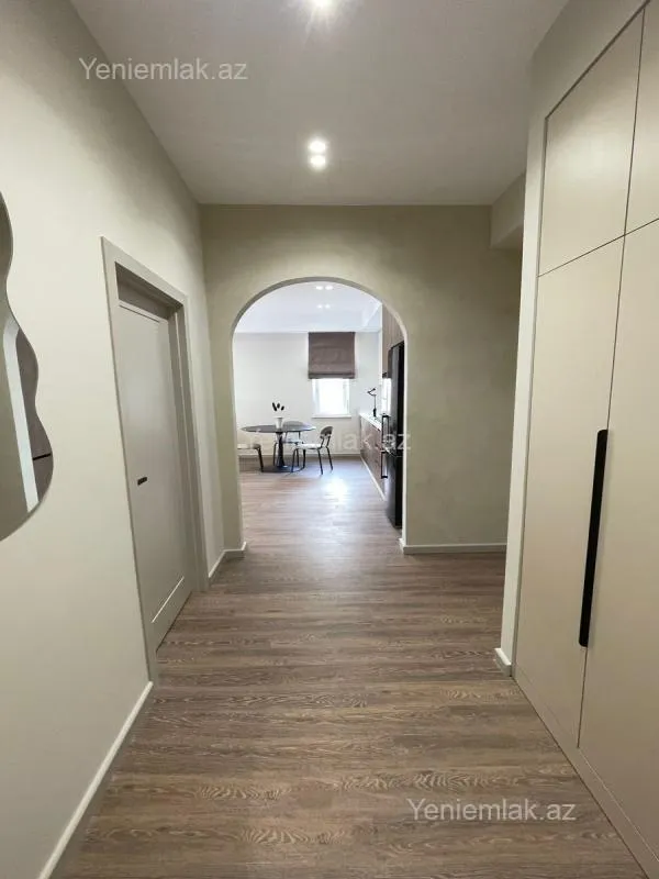 Satılır 2 otaqlı yeni tikili 60 m²